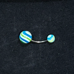 piercing nombril marbré